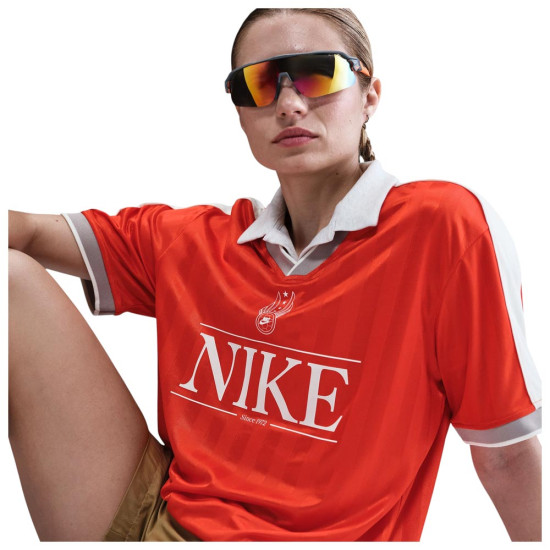 Nike Γυναικεία κοντομάνικη μπλούζα Sportswear V Neck Jersey Tee Nike Γυναικεία κοντομάνικη μπλούζα Sportswear V Neck Jersey Tee
